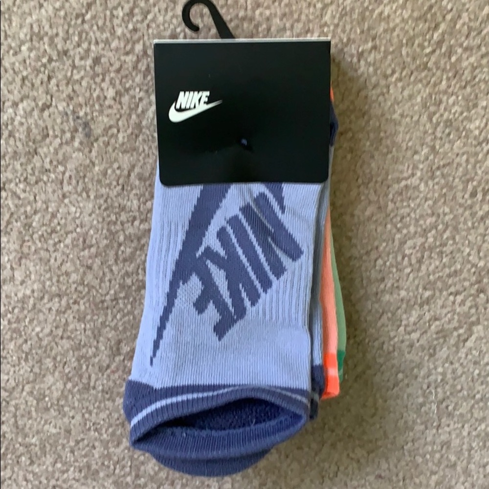 Nike women’s socks
